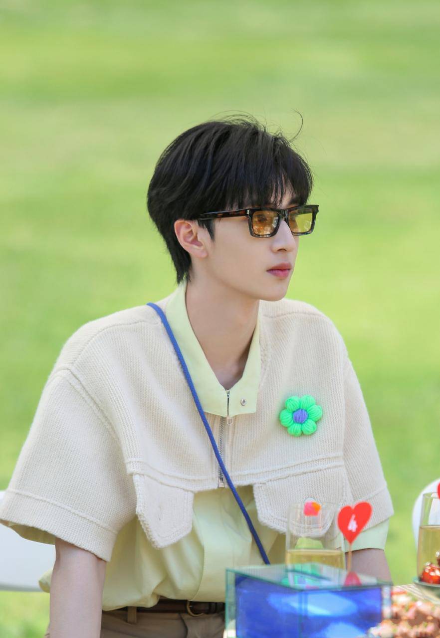 未成年人不能參與選秀類節目？嚴浩翔退出少年說唱企劃