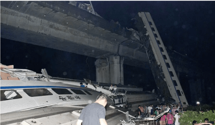 723動車事故溫州幸存下來的小伊伊