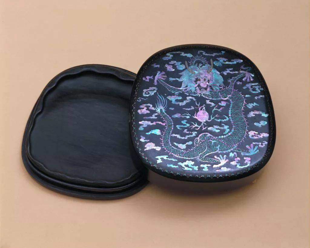 中國四大名硯中哪一種不是石硯