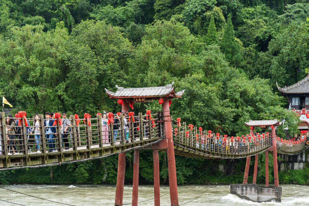 兩千年前的自動水利工程——都江堰