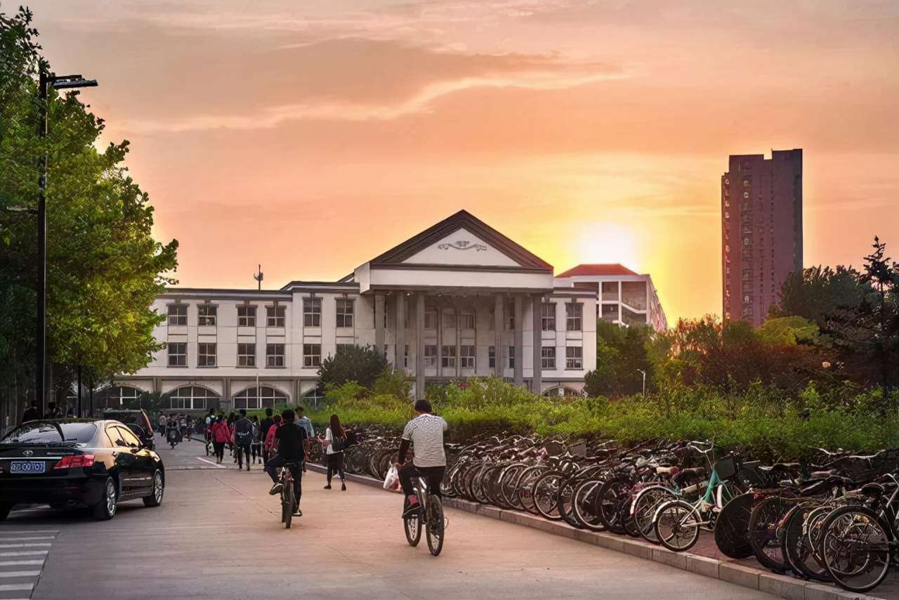 河北工程大學(xué)排名(河北省內(nèi)大學(xué)投檔線20強(qiáng)排名公布)