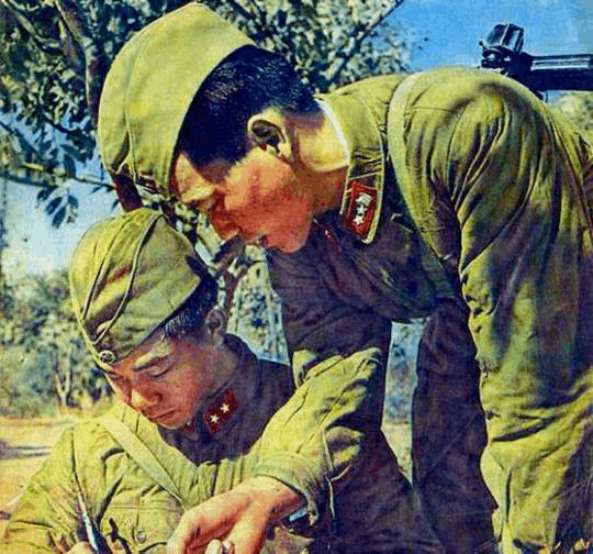 我國(guó)軍銜等級(jí)肩章排列圖片