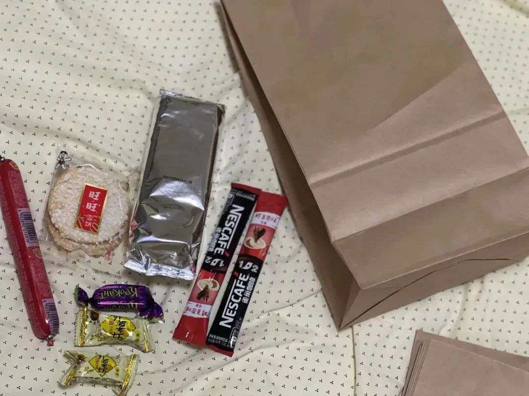 上海985高校無視疫情防控規定,給留學生過生日