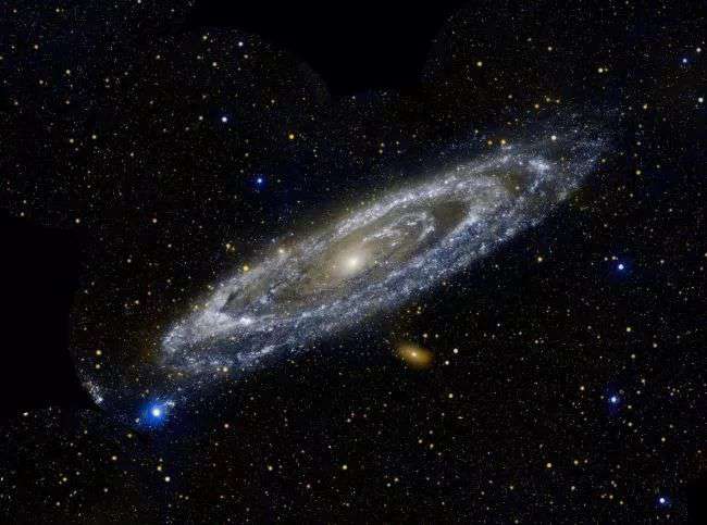宇宙中最奇特的15個星系