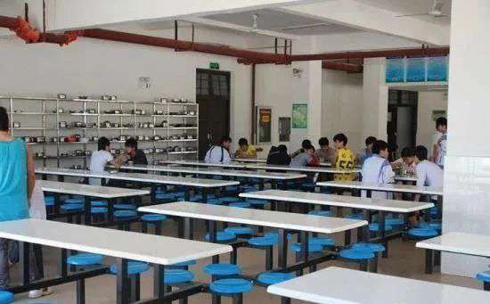 大學城附近暴利生意,藏在學校的暴利生意