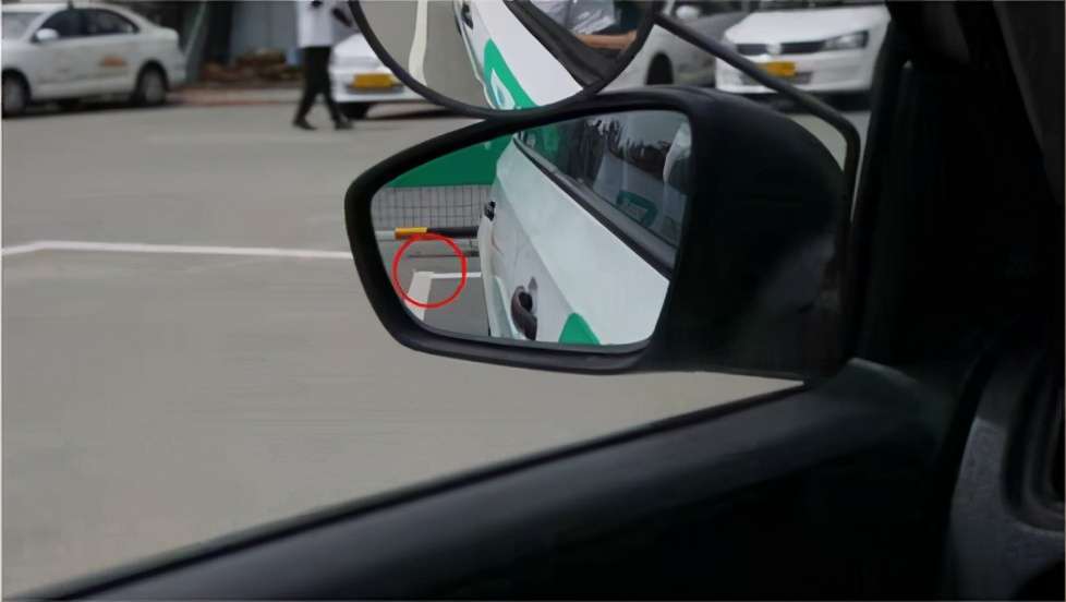 倒車入庫滿分教程圖解，一把過考沒難度