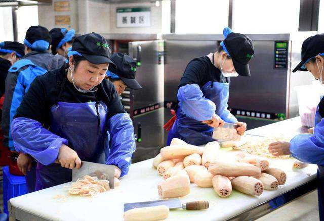 大學城附近暴利生意,藏在學校的暴利生意