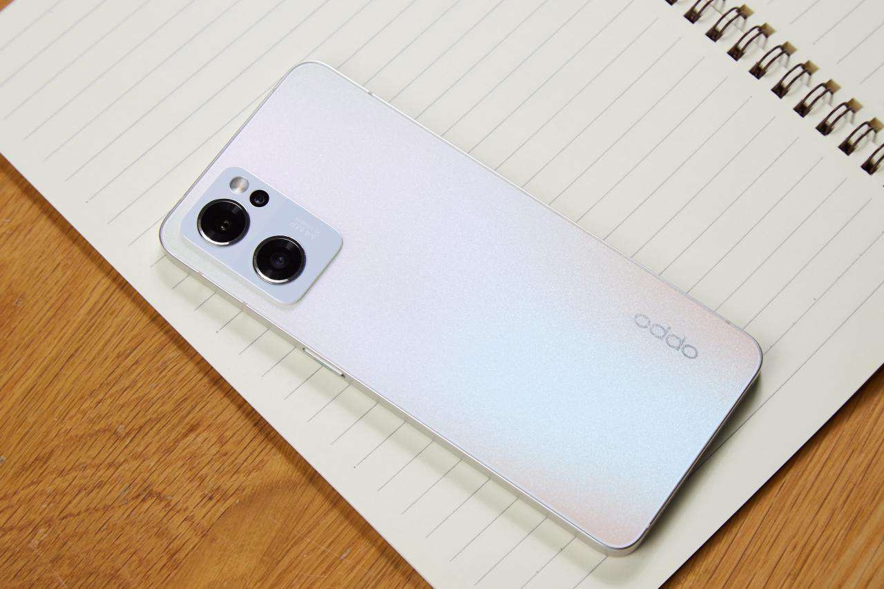 opporeno7值得入手嗎(OPPO Reno7手機使用體驗)