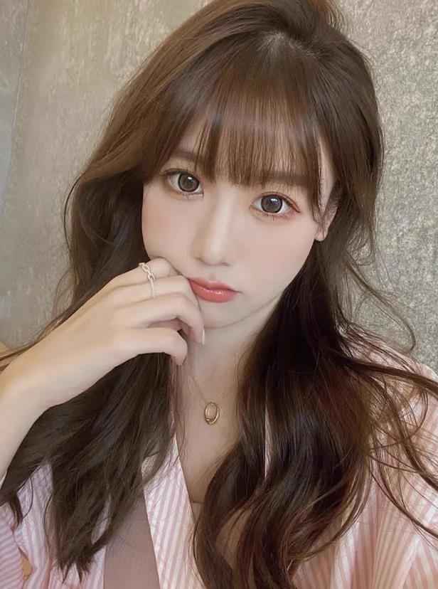 20122年染發流行什么顏色(今年流行減齡又顯白的頭發顏色)