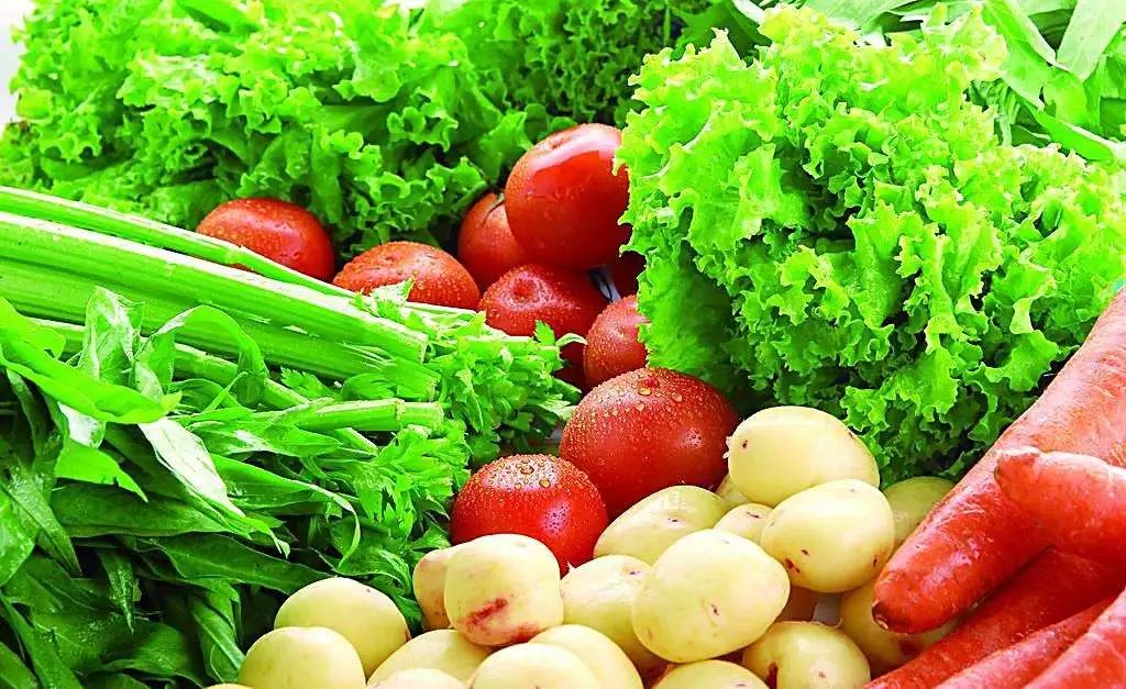 洗澡為什么不能先洗頭 (為什么要先洗澡再洗頭發)