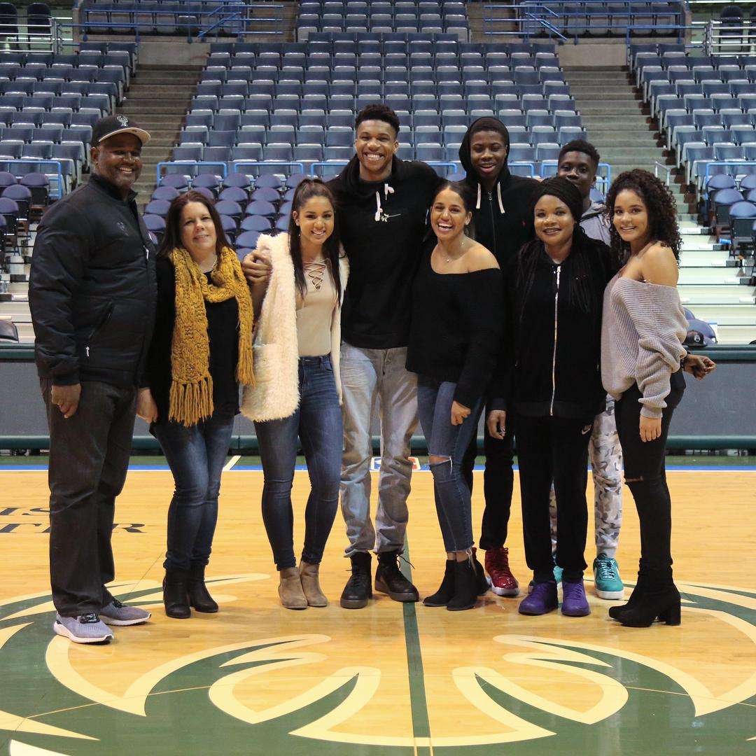 字母哥為什么叫字母哥(字母哥姓什么名什么)