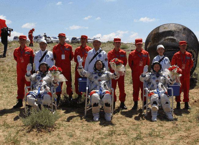 空間站的宇航員如何返回地球(空間站返回地球要多久)