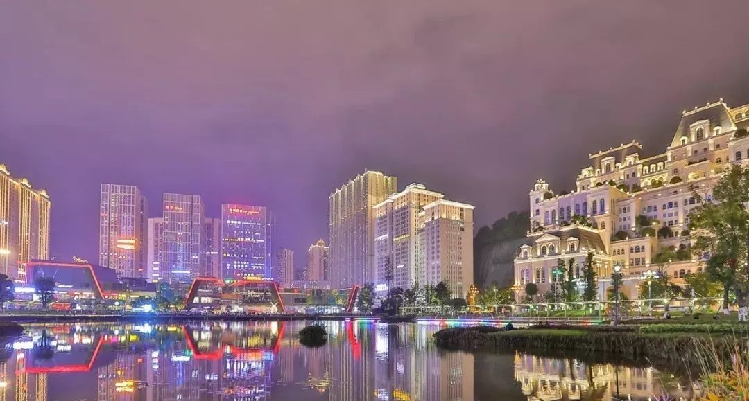 花果園白宮造價多少錢（貴陽花果園白宮的主人簡介）