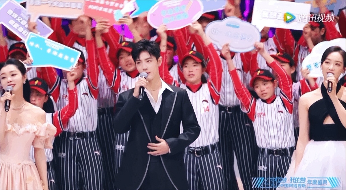 肖戰為什么被全網黑 (肖戰的手為什么這么黑)