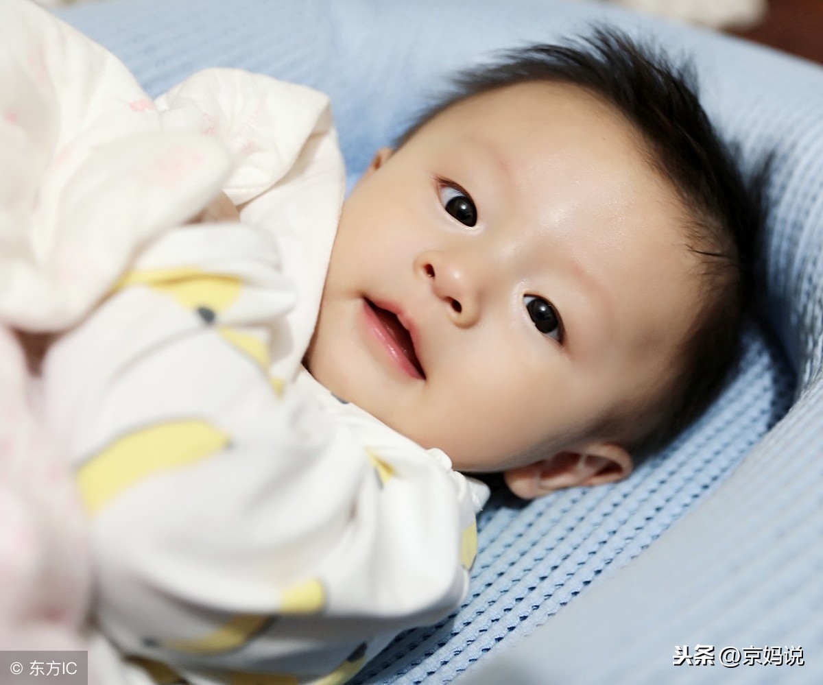 嬰兒為什么打嗝(嬰兒為什么打嗝的原因)