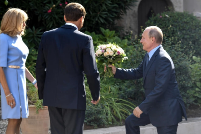 馬克龍和普京談判的長桌有多長