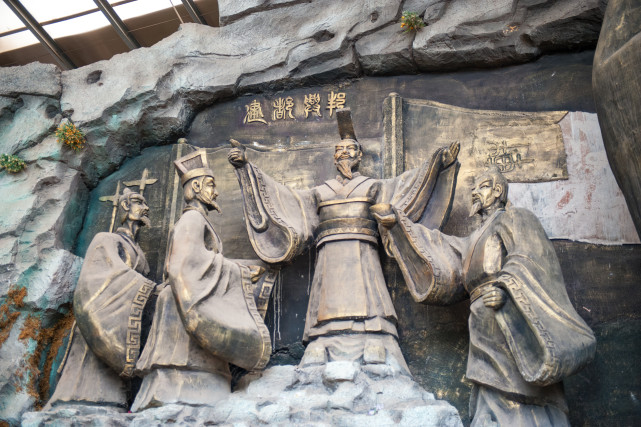 十大真正有皇室血統的姓氏（中國血統最高貴的姓氏）