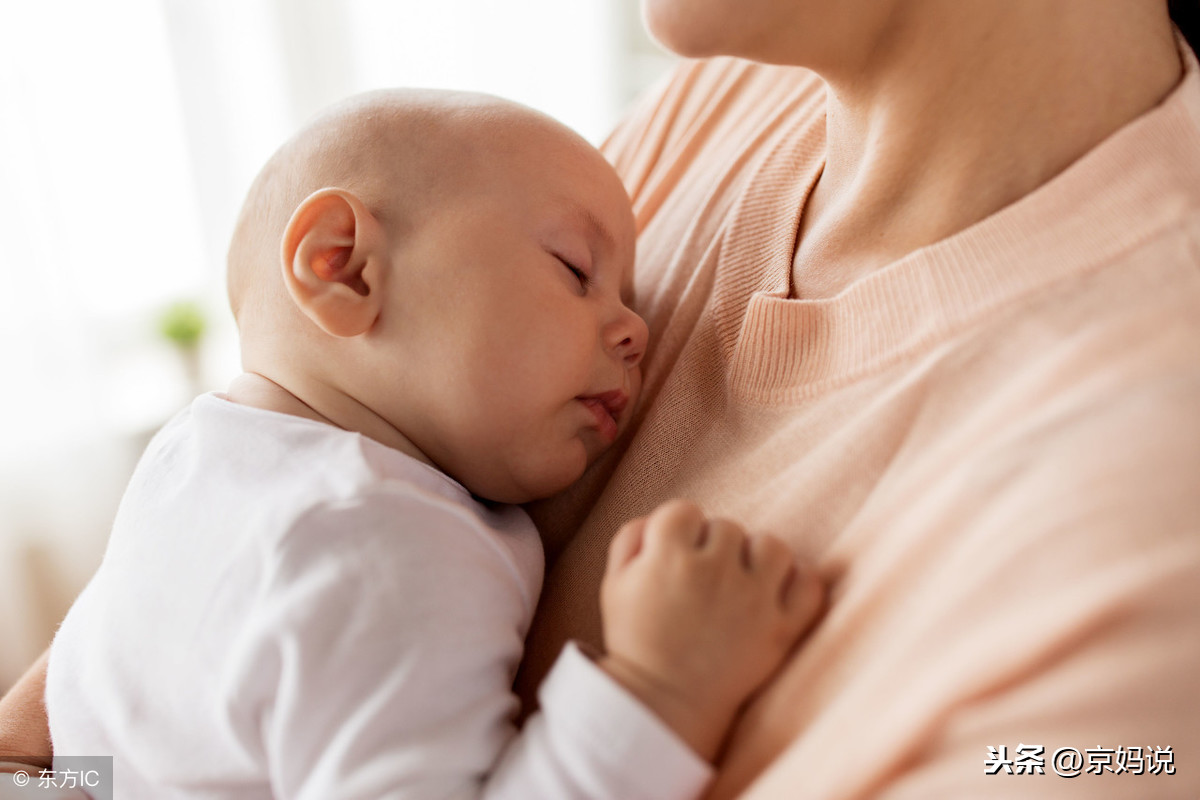 嬰兒為什么打嗝(嬰兒為什么打嗝的原因)