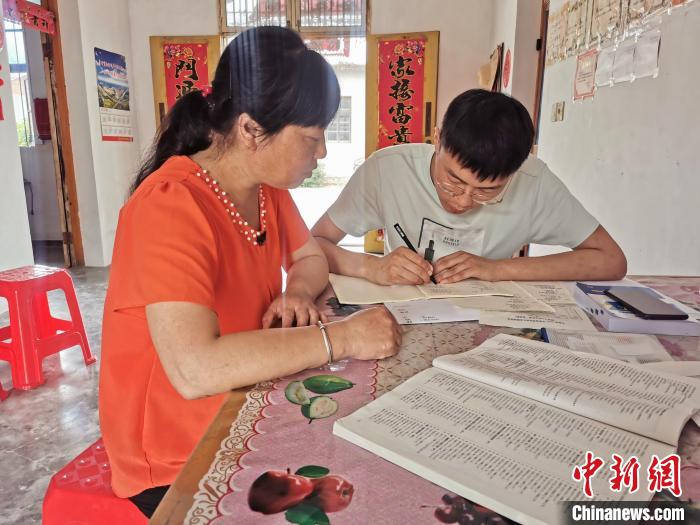 高中休學(xué)一本不錄取是真的嗎