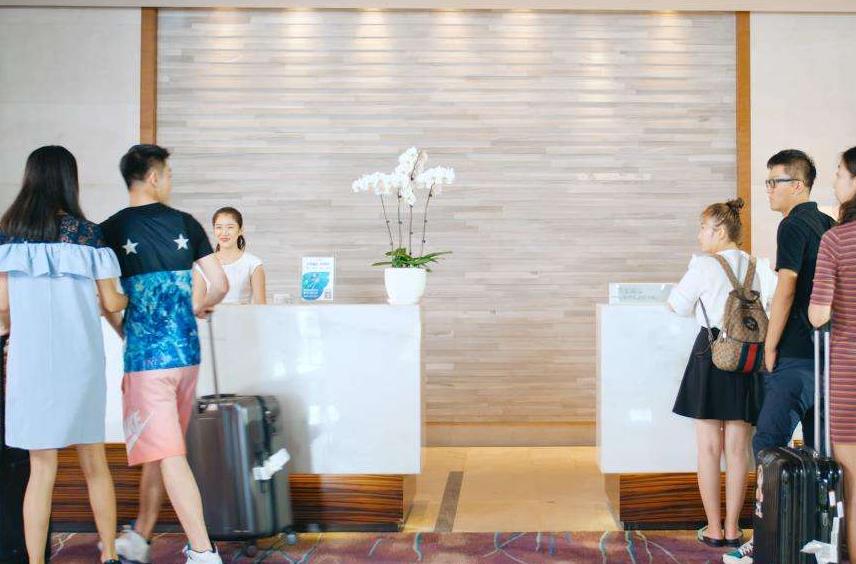 足療師一個(gè)月大概多少錢（足療師為什么工資那么高）