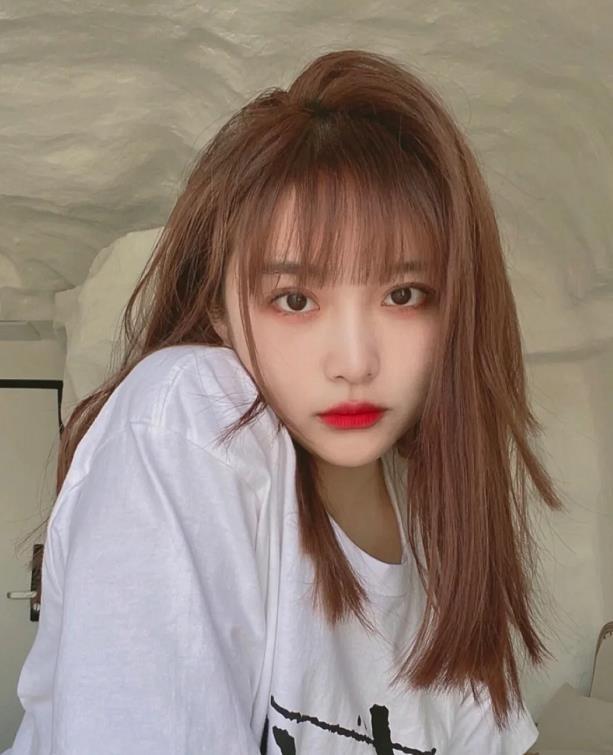 20122年染發流行什么顏色(今年流行減齡又顯白的頭發顏色)