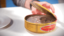 鯡魚罐頭為什么這么臭 (鯡魚那么臭為什么要吃)