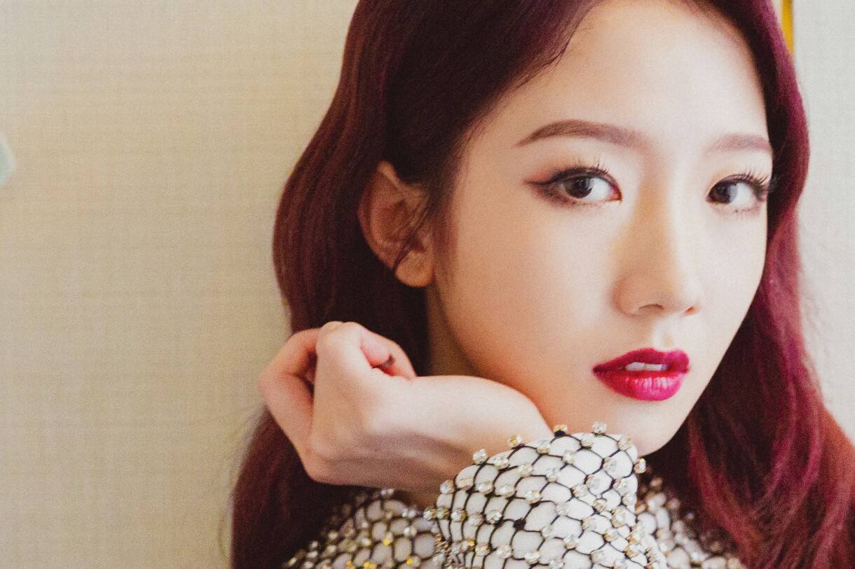 孟美岐14歲會(huì)拍牛奶照（孟美岐寫(xiě)真照牛奶）