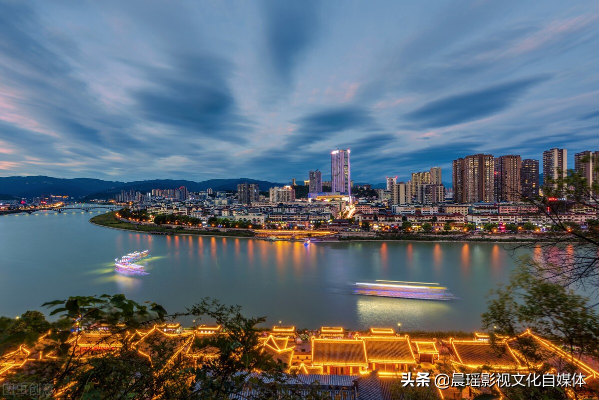 重慶車牌ABCDEF是怎么排的（現在重慶車牌都是A和D）