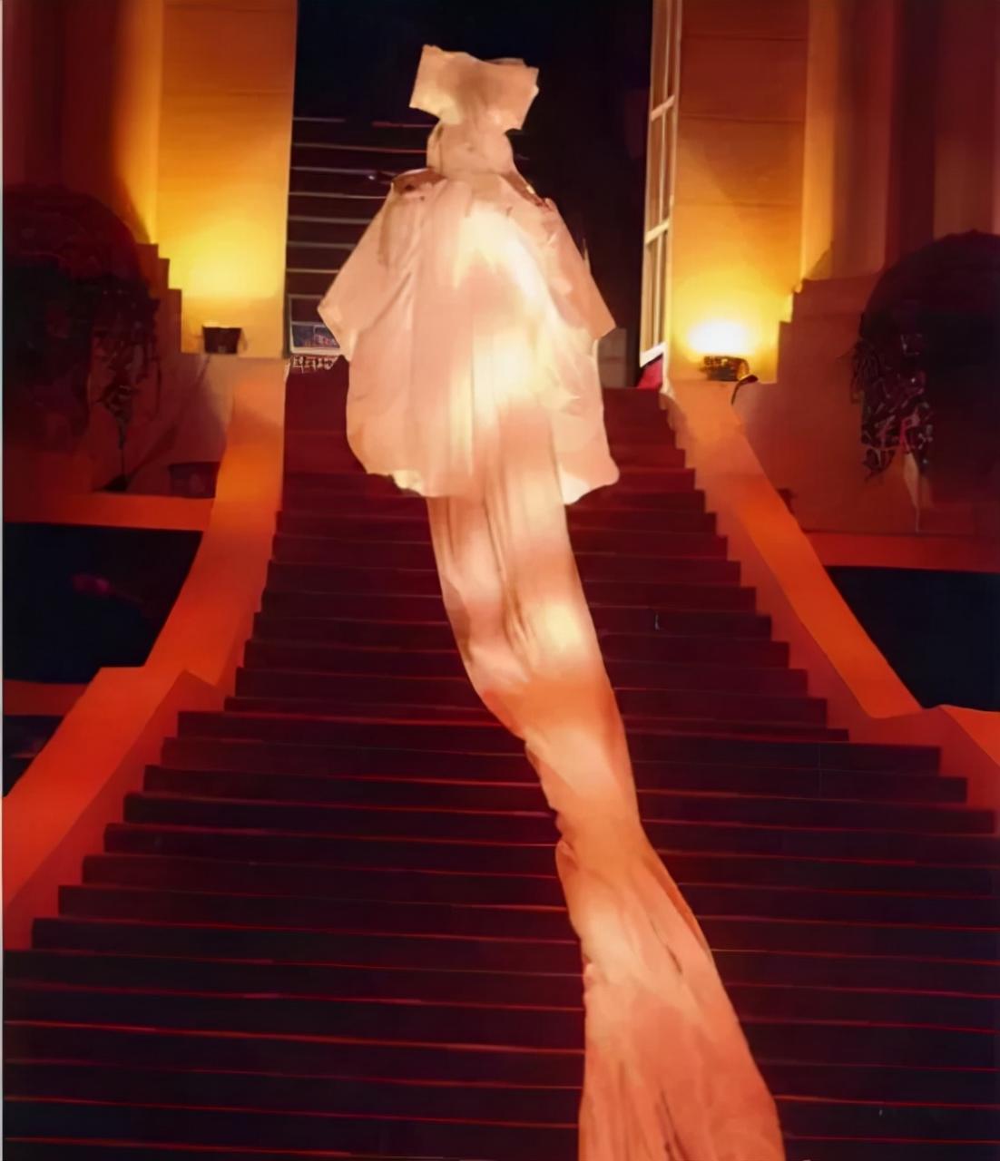 梅艷芳為什么會(huì)得宮頸癌（梅艷芳宮頸癌跟男人有關(guān)系嗎）