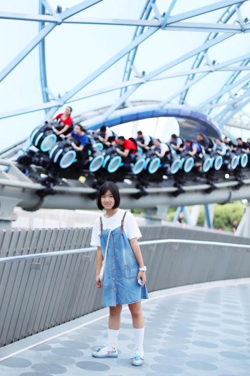 去上海迪士尼花了一萬(情侶去上海迪士尼大概多少錢)