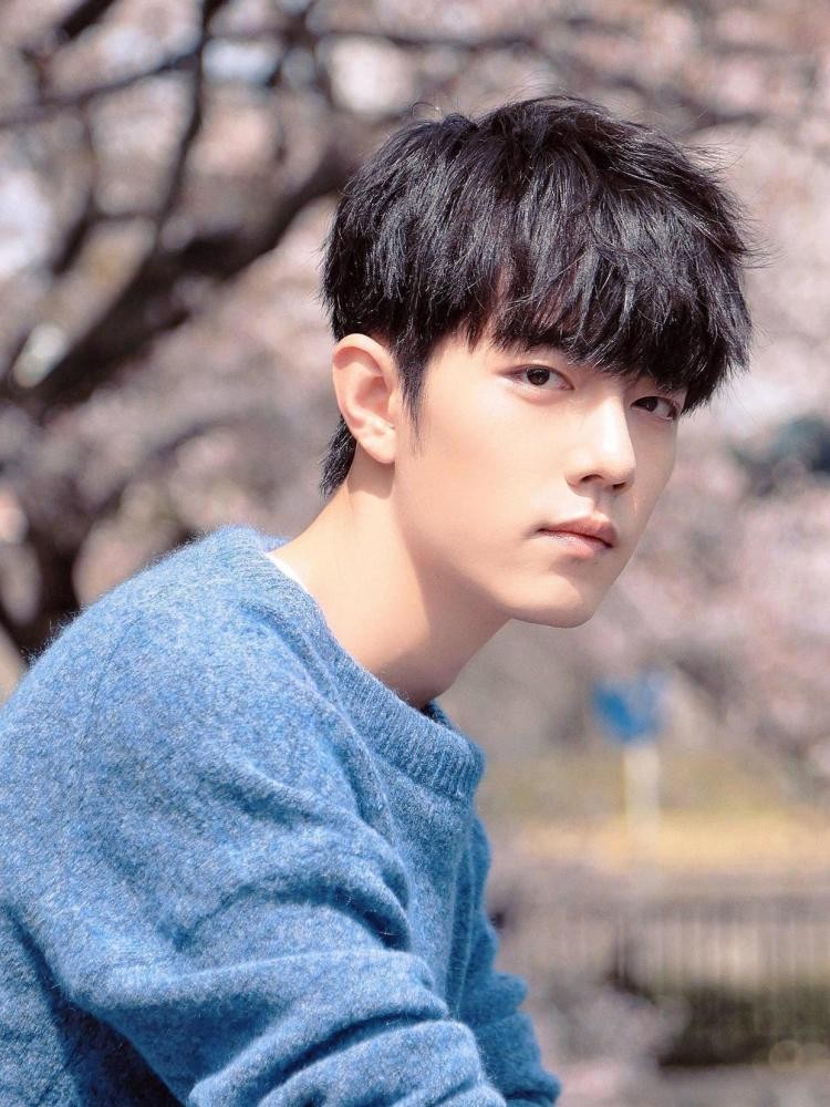 肖戰為什么被全網黑 (肖戰的手為什么這么黑)