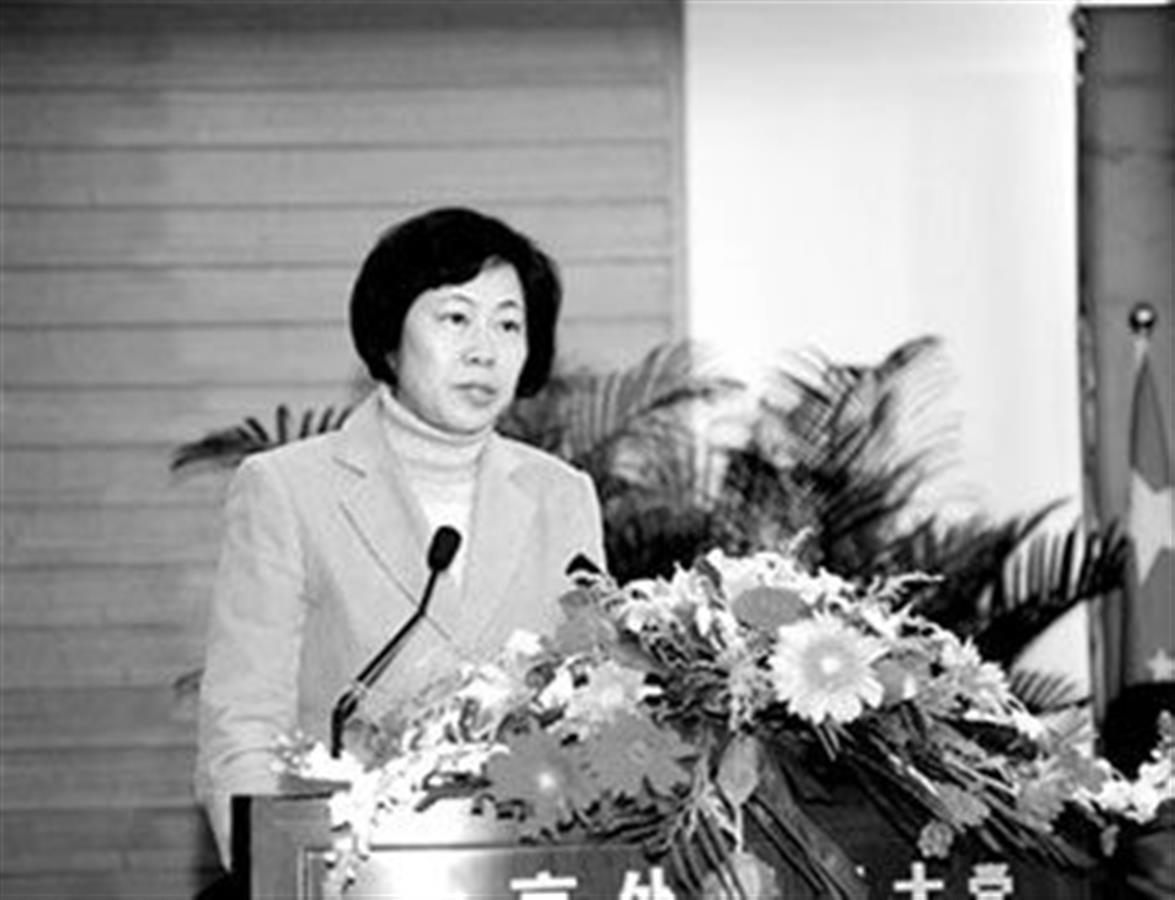 外交部發言人名單(中國外交天團五位成員)