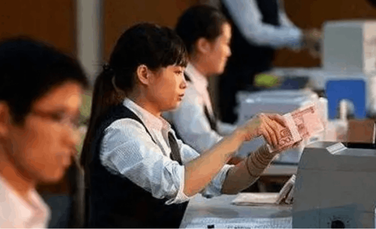 大媽偷走銀行5個億是真的嗎（浙江女商人聯合銀行內鬼暗箱操作）