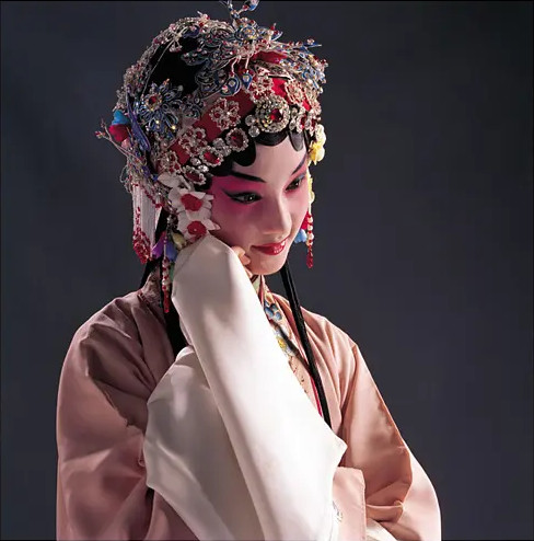 佘詩曼和宣萱長的好像（佘詩曼宣萱相似度）