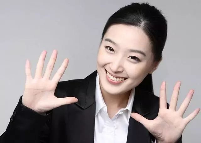 女生做人事好還是行政好(哪個(gè)輕松適合長(zhǎng)期發(fā)展)