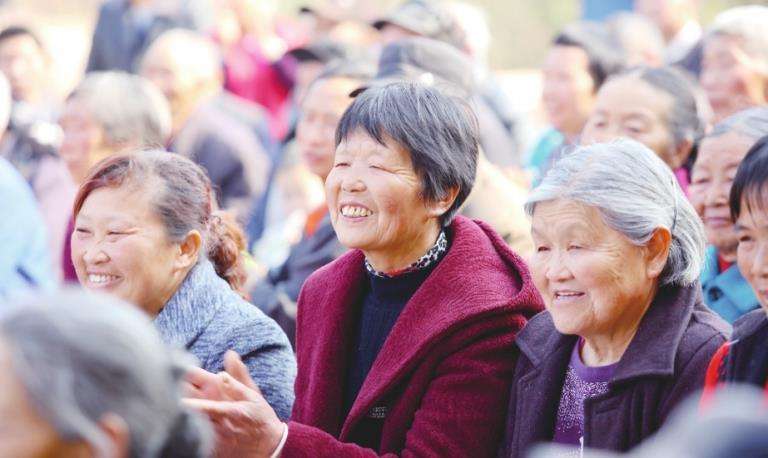 銀行存款一百萬定期一年利息是多少(100萬吃利息夠養老嗎)