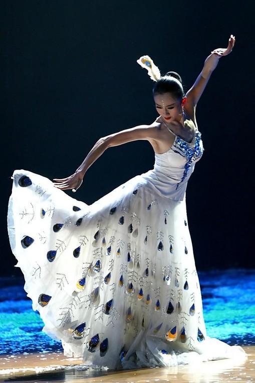 楊麗萍為什么總戴帽子 (楊麗萍結婚了沒有)