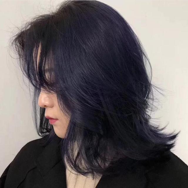 20122年染發流行什么顏色(今年流行減齡又顯白的頭發顏色)