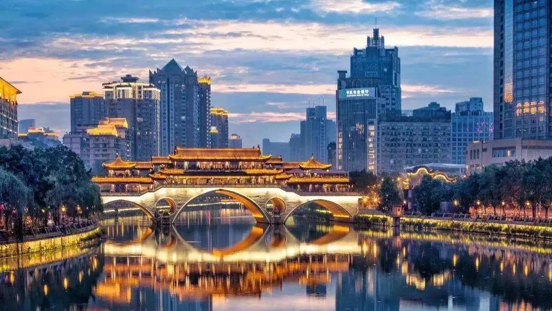 為什么四川人不去成都打工（成都什么行業發展最好的）