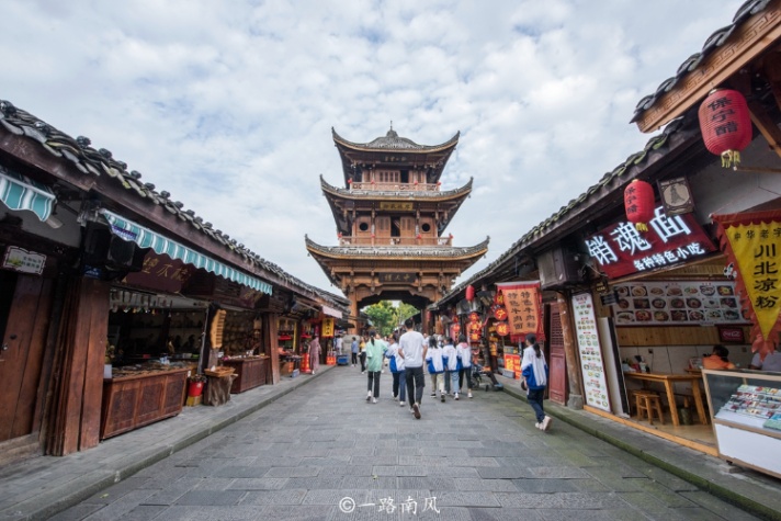 閬中市屬于哪個市