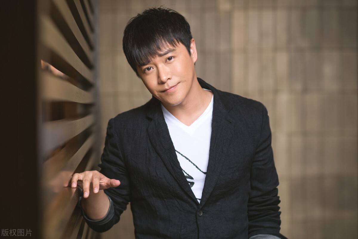 佟麗婭現(xiàn)在的老公(佟麗婭又嫁人嗎)