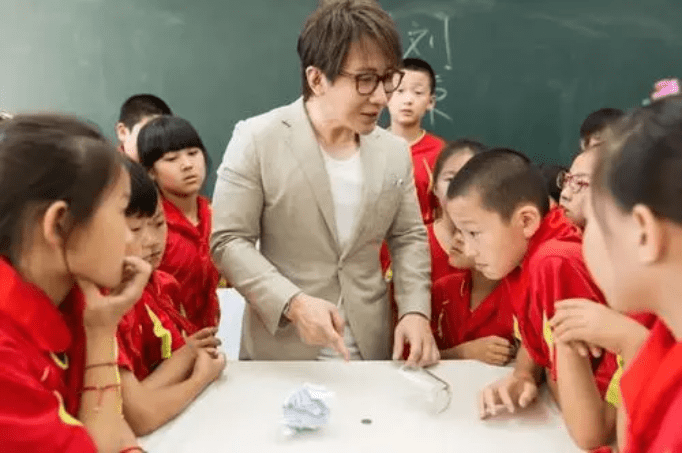 劉謙為何突然不紅了 劉謙為什么突然不上春晚了