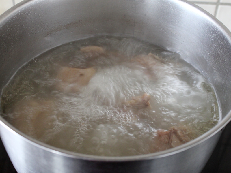 煮羊骨頭放什么調料 煮羊骨頭的正確方法與配料