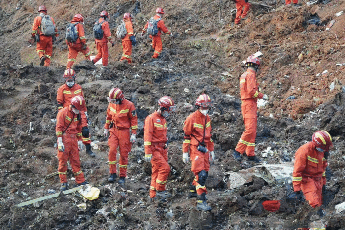 mu5735為什么找不到遺體（飛機墜毀圖血腥圖片）