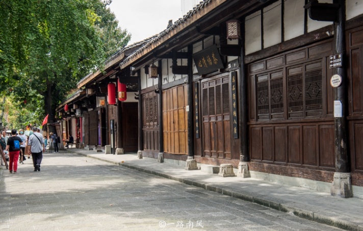 閬中市屬于哪個市