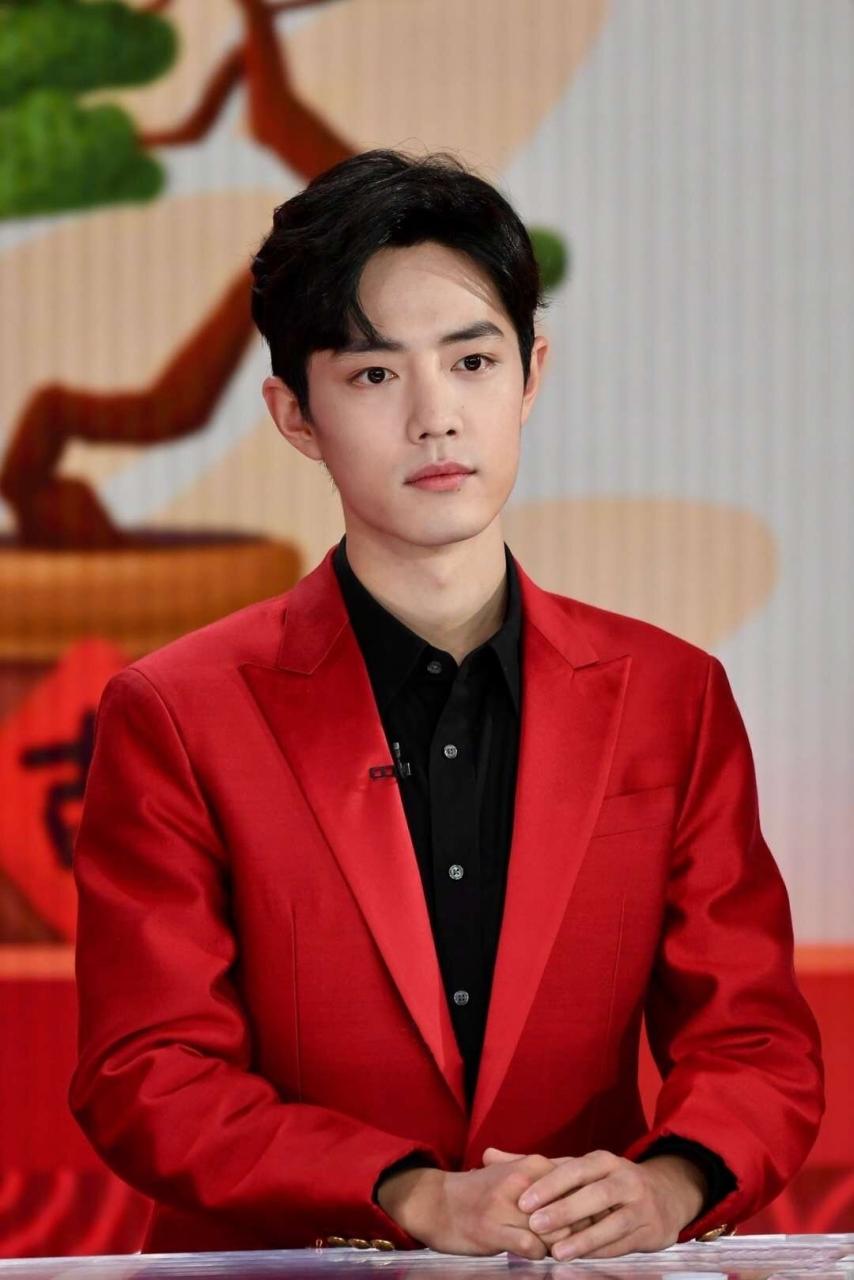 肖戰為什么被全網黑 (肖戰的手為什么這么黑)