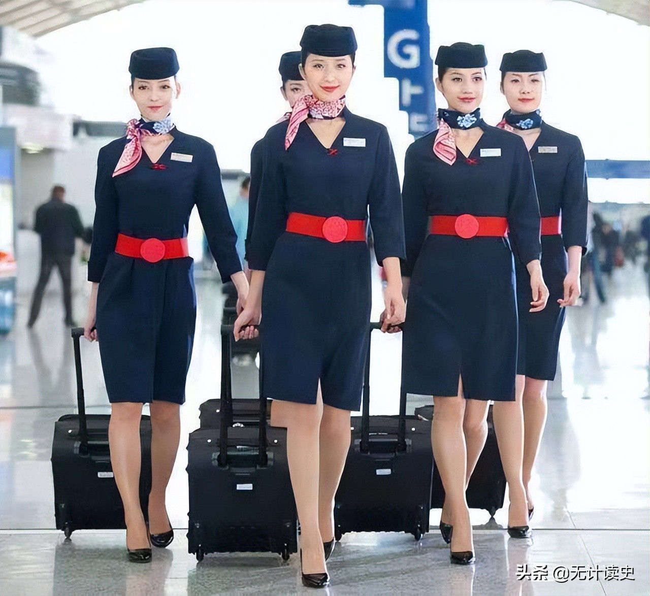 空姐標準要求有哪些條件（空姐工資一般多少錢一個月）