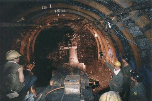 煤礦工人工資多少錢一個月（煤礦哪個工種好干還掙錢多）