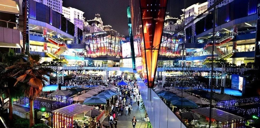 花果園白宮造價多少錢（貴陽花果園白宮的主人簡介）