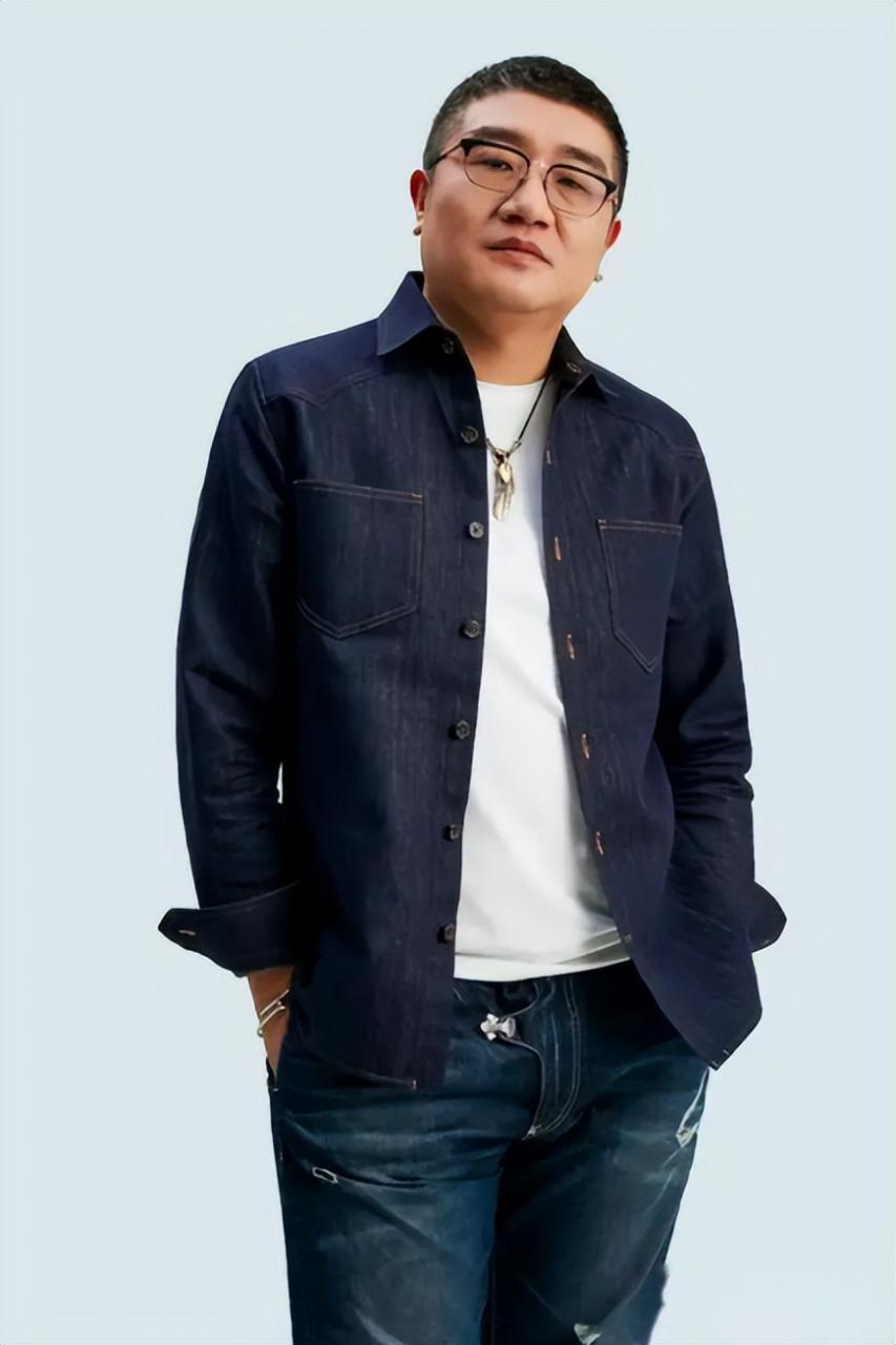 徐雷爺爺是誰（京東徐雷是什么人）